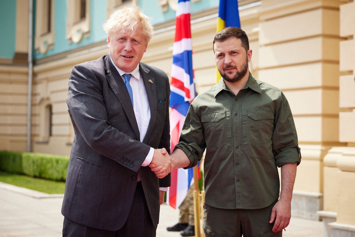 Boris Johnson działa w porozumieniu z prezydentem Wołodymyrem Zełenskim