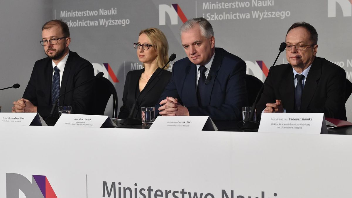 Jarosław Gowin natrafił na silny opór minister finansów Teresy Czerwińskiej, byłej wiceminister nauki.