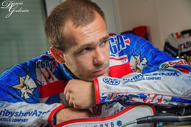 Siergiej pozostanie przy żużlu w roli mechanika (fot. Denis Żełnin)