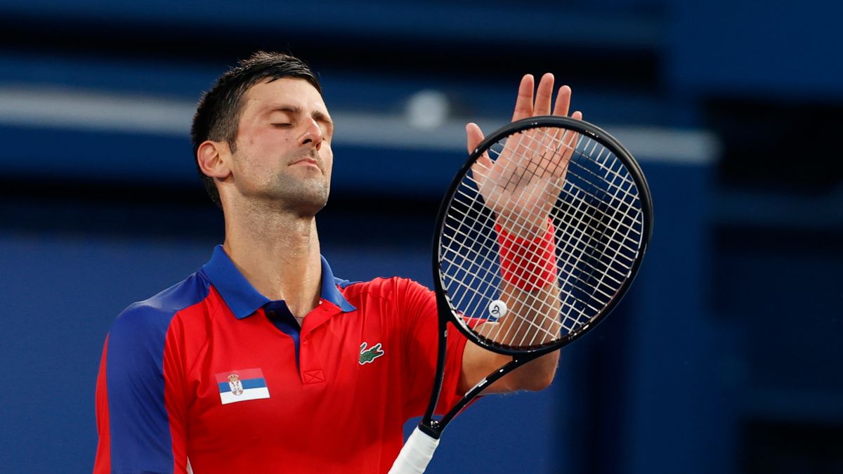 PAP/EPA / RUNGROJ YONGRIT  / Na zdjęciu: Novak Djoković