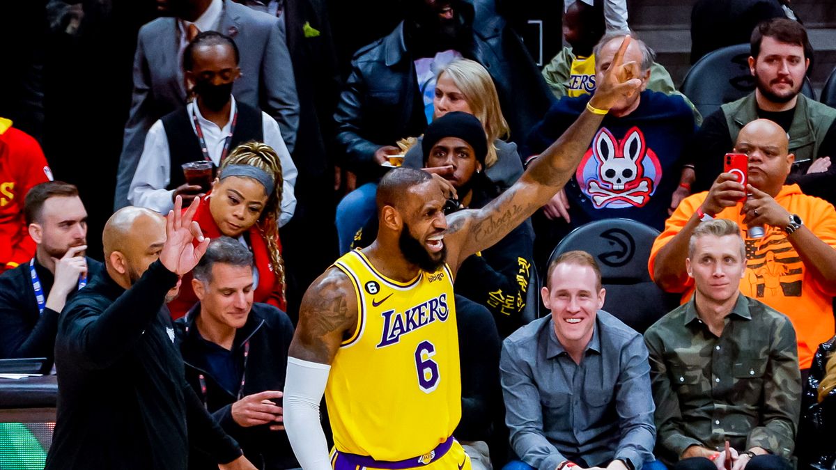 PAP/EPA / Na zdjęciu: LeBron James