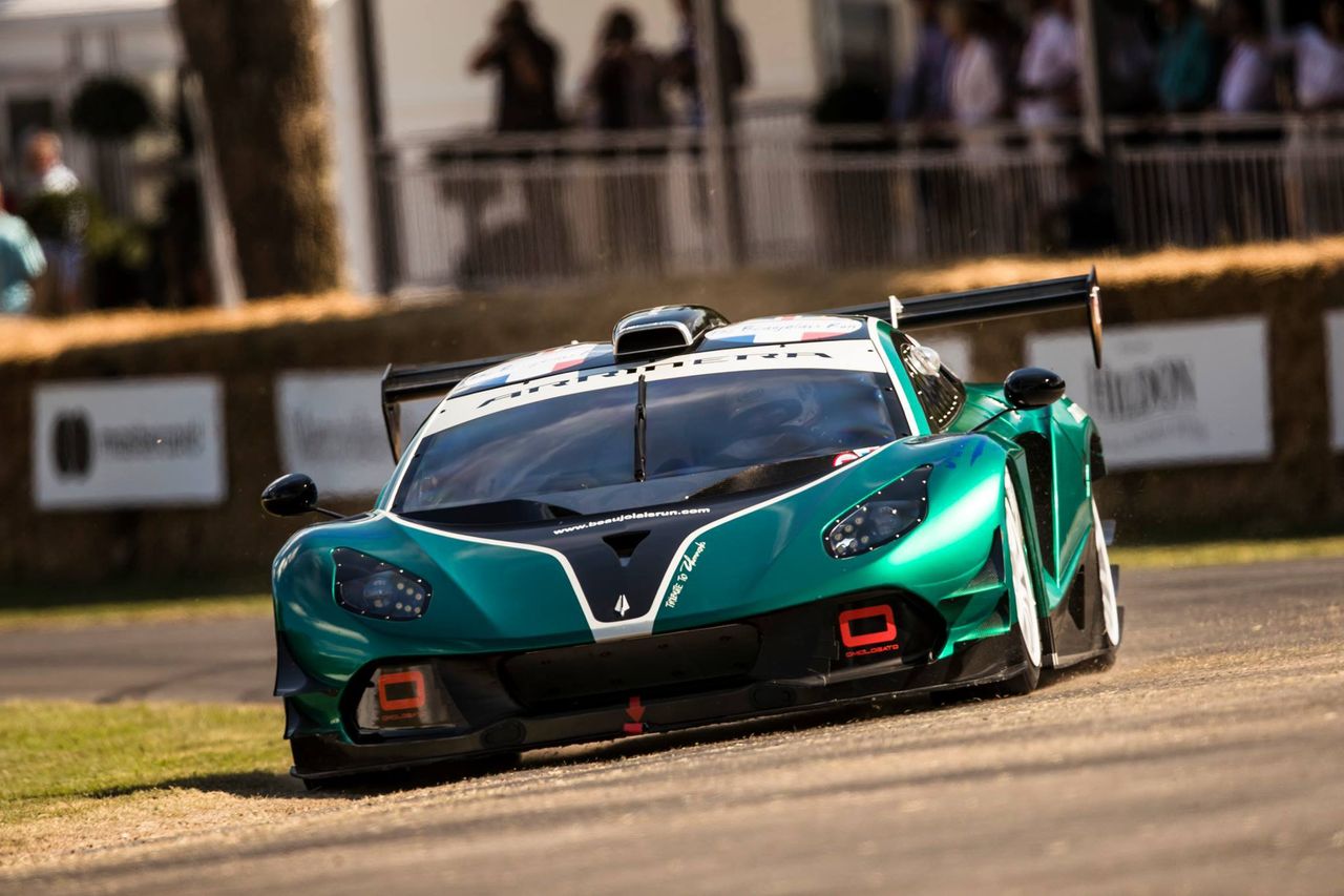 Arrinera Hussarya GT3 na Festival of Speed w Goodwood w 2017 r.