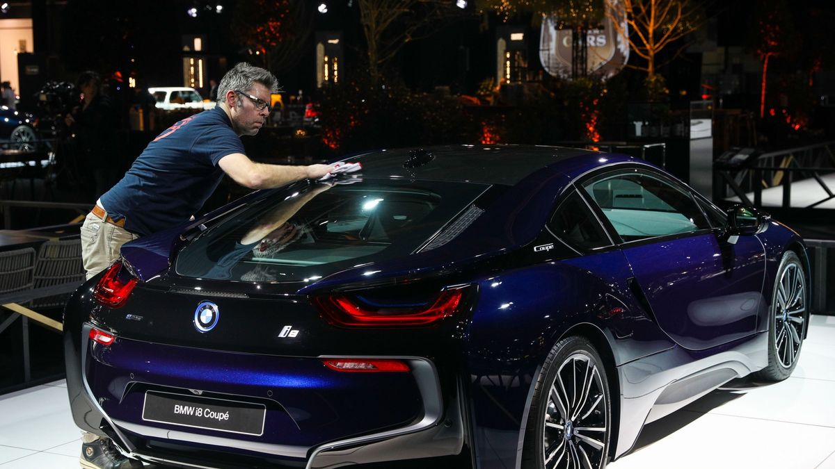 Produkcja i sprzedaż aut BMW stanęły na pewien czas.