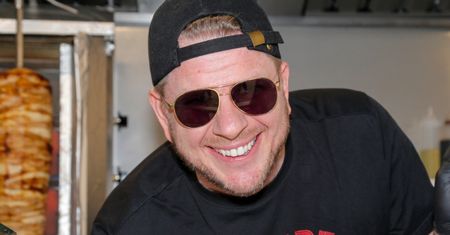 Filip Chajzer narzeka na brak chętnych do pracy. Ujawnił, ile PŁACI pracownikom kebaba. Myślicie, że teraz ktoś się zgłosi?