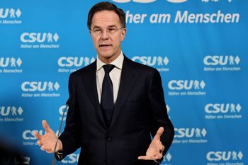 "Niewiele szybsze niż ślimaka”. Rutte o natarciu Rosjan w Ukrainie