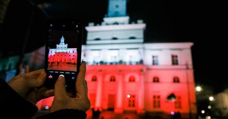 Lublin w barwach biało-czerwonych z okazji Narodowego Święta Niepodległości. Te obiekty zostaną podświetlone 11 listopada