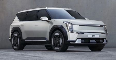 EV9 debiutuje jako największy elektryk Kii. Koreańczycy zagrali odważnie