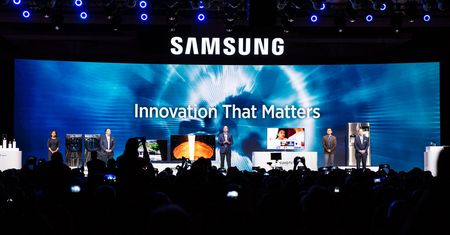 Samsung na #CES2016: nowe laptopy, Gear 2 Classic i 12-calowa hybryda