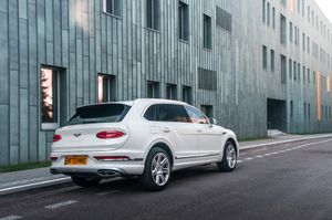 Bentey Bentayga EWB Azure