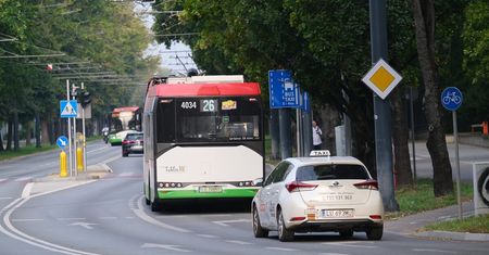 Jeżdżą buspasami, by ominąć korki. Takich kierowców czekają konsekwencje