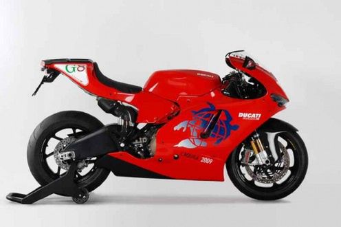 Ducati Desmosedici promuje G8?