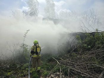 Izdebno Kościelne: Spłonął dom strażaka OSP. Ruszyła pomoc