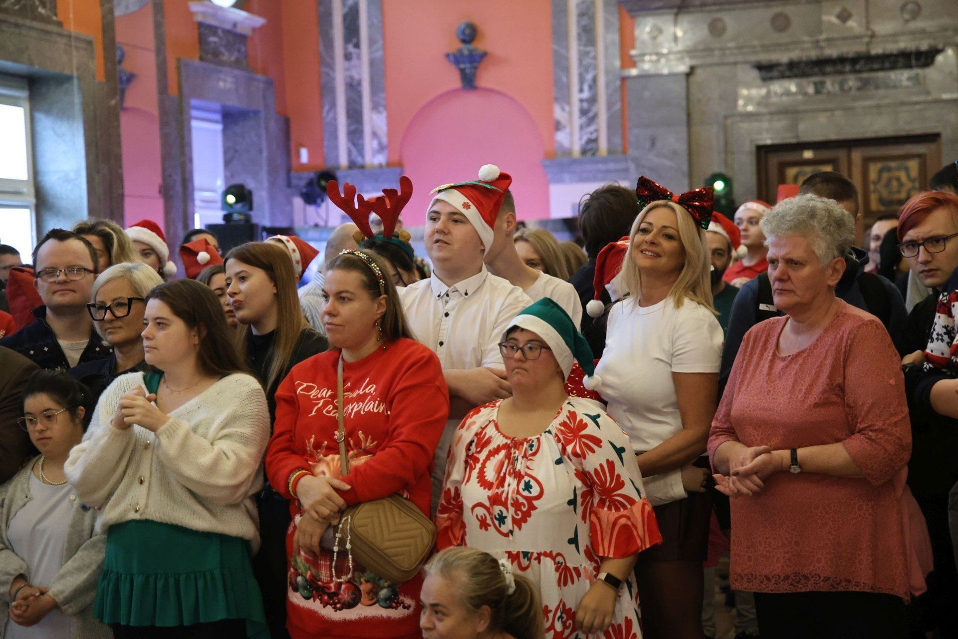 Mikołajkowe spotkanie miało nie tylko charakter rozrywkowy - było też doskonałą okazją do integracji i budowania wzajemnych relacji.