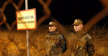 Szturm imigrantów na Litwę. Cimoszewicz: Białoruś ma w tym dwa konkretne cele