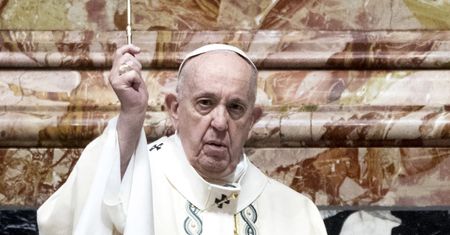 "Umiera na oczach całego świata". Apel do papieża Franciszka