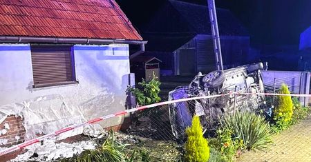 Drzonek: Stracił panowanie nad golfem. 19-latek wjechał w dom