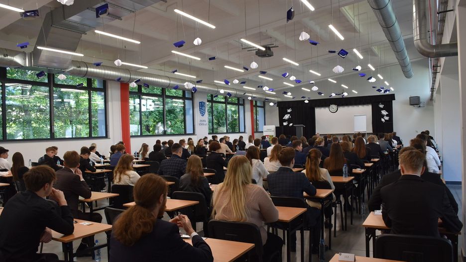 Maturę zdało 80 proc. wszystkich absolwentów szkół ponadpodstawowych w kraju