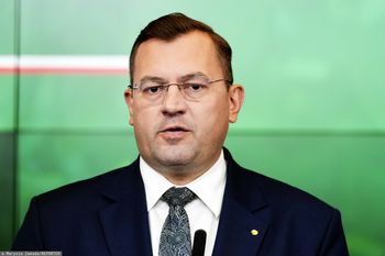Spór o smród na wsi. Minister zapowiada zmiany po głośnym wyroku