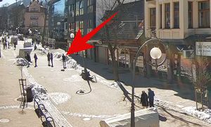 Była 10:14. Ujęcie z Krupówek. Jedno rzuciło się w oczy