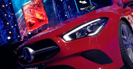 Mercedes CLA Coupé podczas ESL One 2019. Takim samochodem odjedzie najlepszy gracz