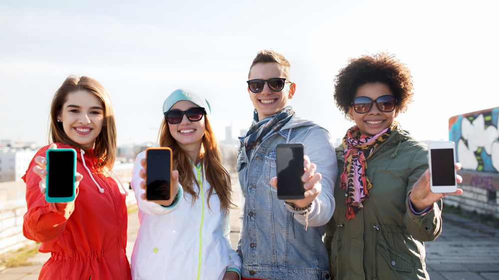 Jakiego smartfona kupić? Wybieramy najlepsze smartfony z różnych półek cenowych 1