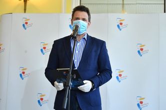 Odmrażanie gospodarki. Trzaskowski: potrzebna pomoc rządu dla samorządów