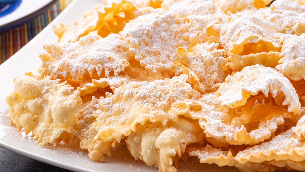 Skandynawskie faworki odbiegają kształtem od tych jakie znamy z kuchni naszych babć