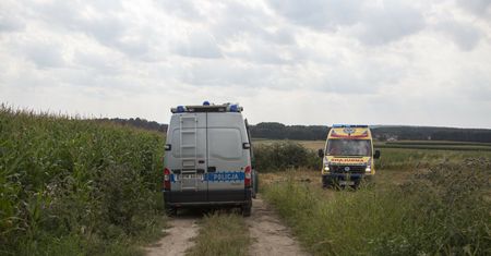 Tragedia koło Puław. Nie żyje kobieta wciągnięta przez maszynę