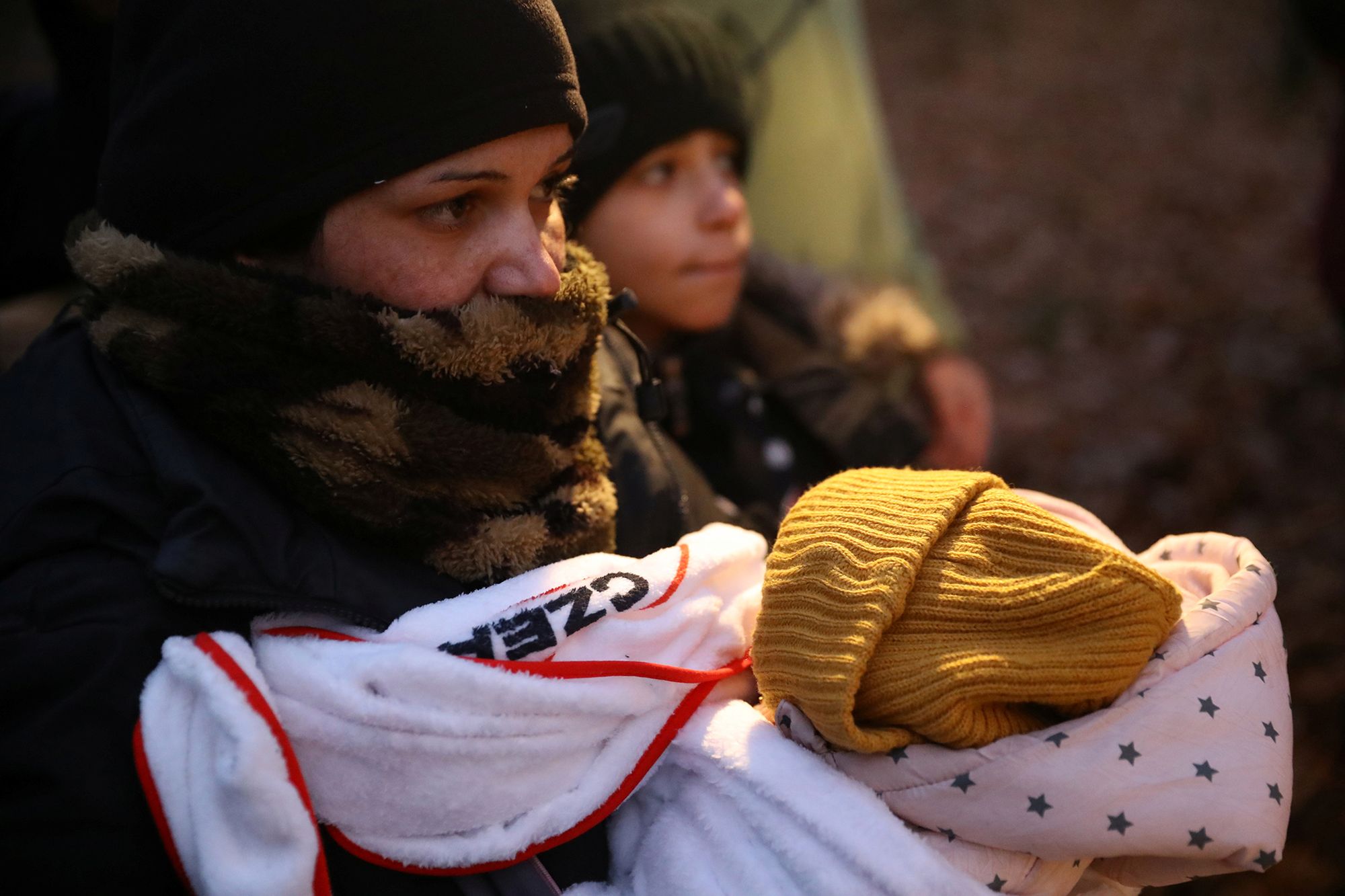 Kryzys na granicy: Przejęły ich służby. Zajął się nimi Polski Czerwony Krzyż 6