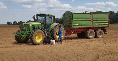 Rolnik z Polski wyjechał do Afryki. Pokazał gospodarstwo w Zambii