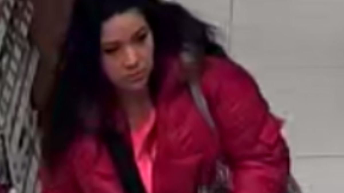 Policja próbuje ustalić jej tożsamość.