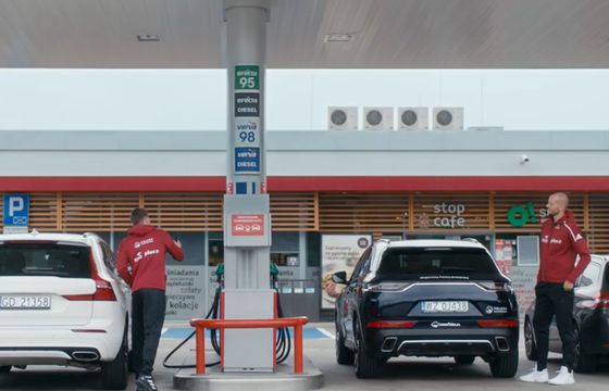 Tańsze paliwo na stacjach dłużej. Na Orlenie do końca wakacji