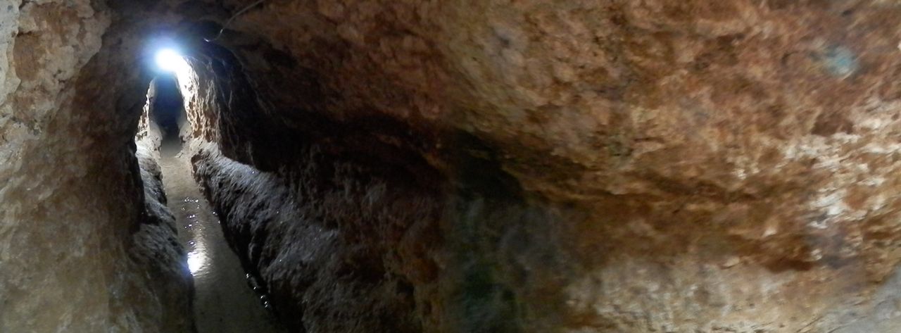 Kanat - wnętrze tunelu