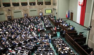 Seria głosowań w Sejmie. Posłowie m.in. o cenach energii. Gorąco na sali obrad