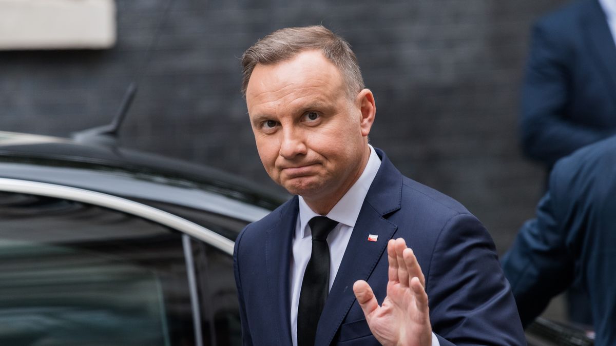 LONDON, UNITED KINGDOM - SEPTEMBER 18: Polish President Andrzej Duda arrives in Downing Street for a meeting with British Prime Minister Liz Truss ahead of the funeral of Queen Elizabeth II in London, United Kingdom on September 18, 2022. (Photo by Wiktor Szymanowicz/Anadolu Agency via Getty Images)