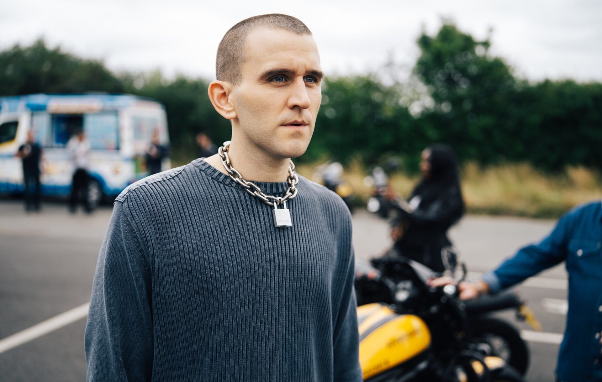 Harry Melling w "Pillion"