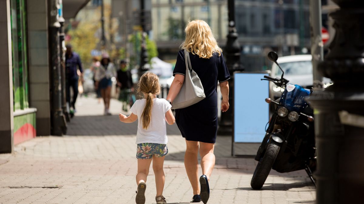 Opieka nad dzieckiem to dwa dni dodatkowego wolnego dla rodziców. Komu przysługują? Jakie są zasady jego przyznawania?
