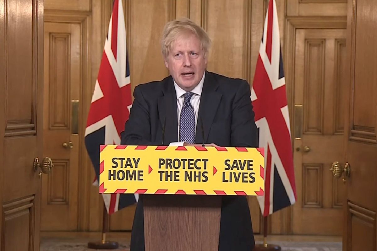 Premier Wielkiej Brytanii twierdzi, że szczyt epidemii miał już miejsce. Planowane jest "odmrażanie gospodarki". 