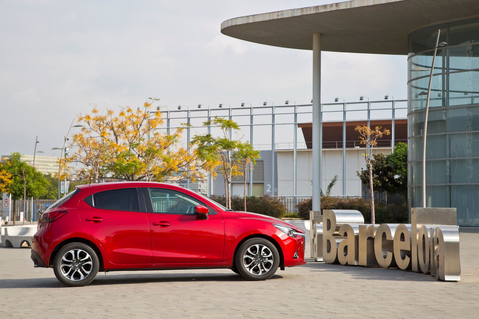 Europejska Mazda 2 – obszerna galeria zdjęć 16