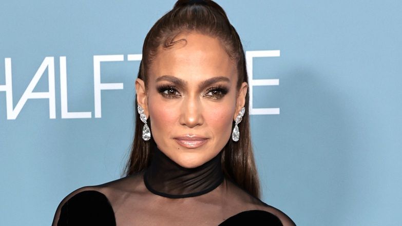 Jennifer Lopez prezentuje efekty METAMORFOZY