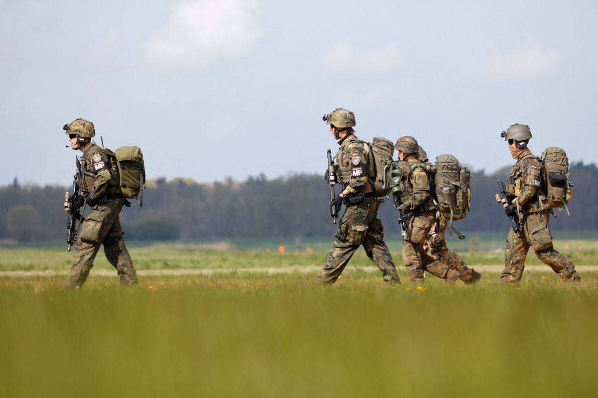 Bundeswehra - żołnierze federalnych sił zbrojnych Niemiec. 