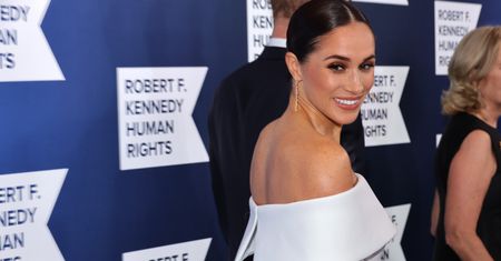 Meghan chce, by jej dzieci znały dziadka. Będzie walczyć o dobre relacje z Karolem