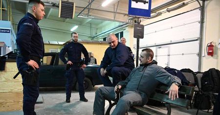 Pierwsi absolwenci nowego Ośrodka Szkolenia Policji w Lublinie gotowi do służby [ZDJĘCIA]