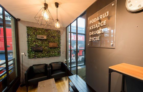 IKEA Kraków czytelnią na dworcu MDA promuje nowy katalog