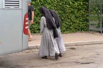 "Przemoc seksualna". Ujawnia, do czego zdolne są zakonnice