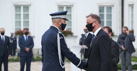 Andrzej Duda opublikował wpis z okazji Święta Policji. Nie spodziewał się takiej reakcji internautów