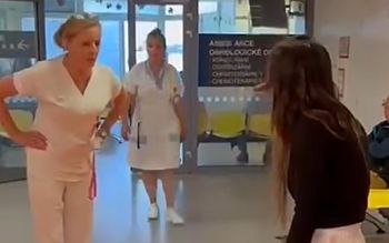 Kobieta terroryzuje szpital. Wstrząsające nagranie z Czech