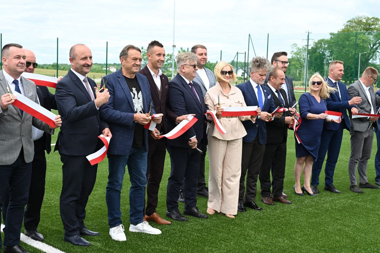Nowoczesny internat i kompleks sportowy w Łopusznie. Uroczyste otwarcie
