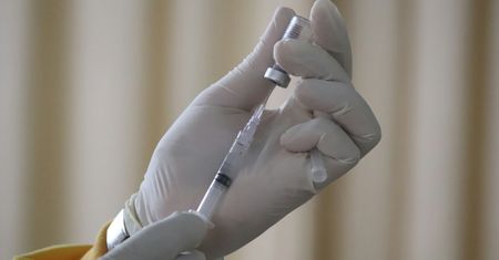 Koniec z zastrzykami? Chcą szczepić w inny sposób