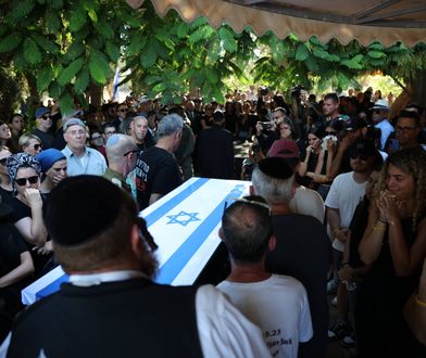 Hamas przekazał trumnę z ciałem kolejnego zakładnika. Co z resztą?